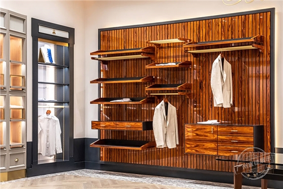 BROOKS BROTHERS服装展柜