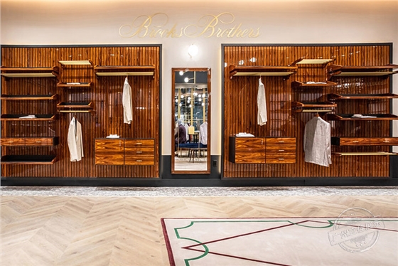 BROOKS BROTHERS服装展柜