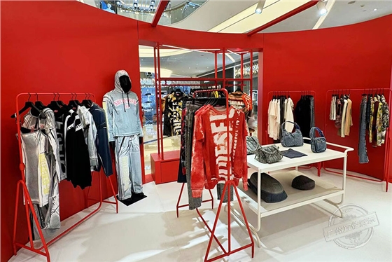 DIESEL 服装展柜（深圳海雅缤纷城店）
