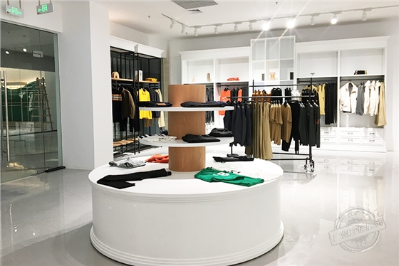 宝港男装馆 服装展柜（佛山宝港奥莱店）
