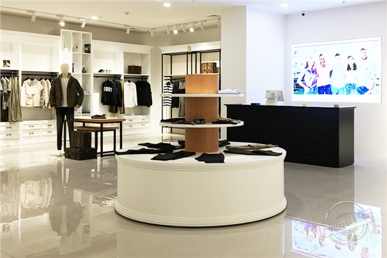 宝港男装馆 服装展柜（佛山宝港奥莱店）