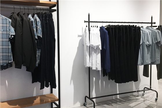 宝港男装馆 服装展柜（佛山宝港奥莱店）