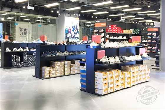 运动品牌 服装展柜（佛山宝港奥莱集合店）