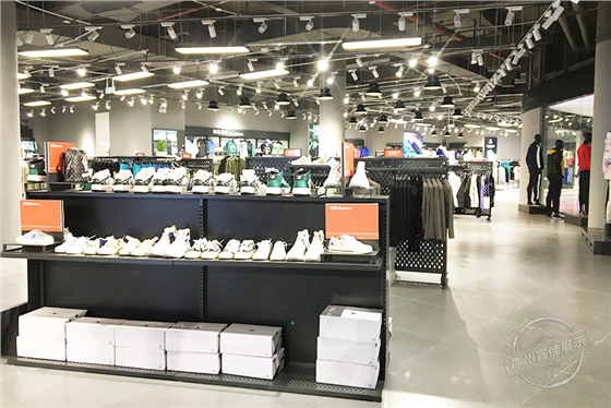 运动品牌 服装展柜（佛山宝港奥莱集合店）