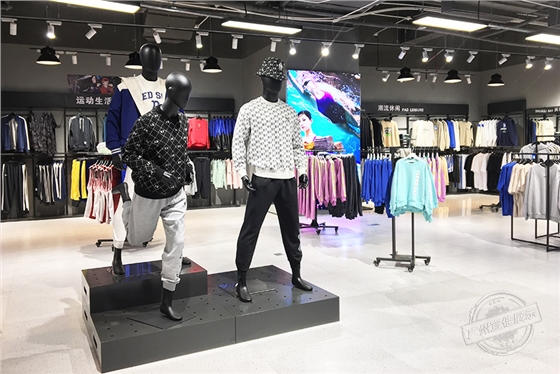 运动品牌 服装展柜（佛山宝港奥莱集合店）