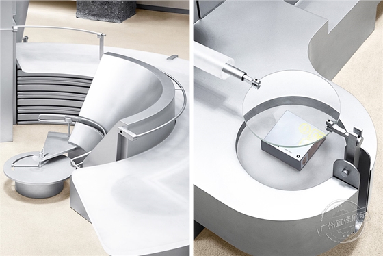 Bananain蕉内概念店 服装展柜（深圳宝安壹方城）