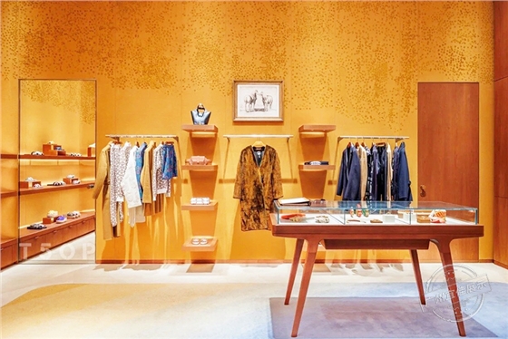 HERMES 高端服装展柜定制