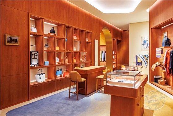 HERMES 高端服装展柜定制