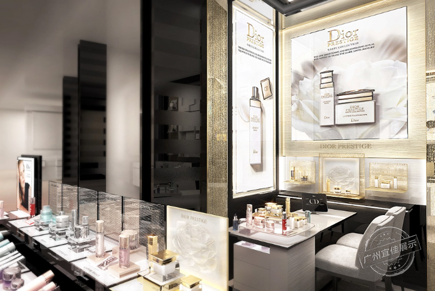 Dior 化妆品展示柜